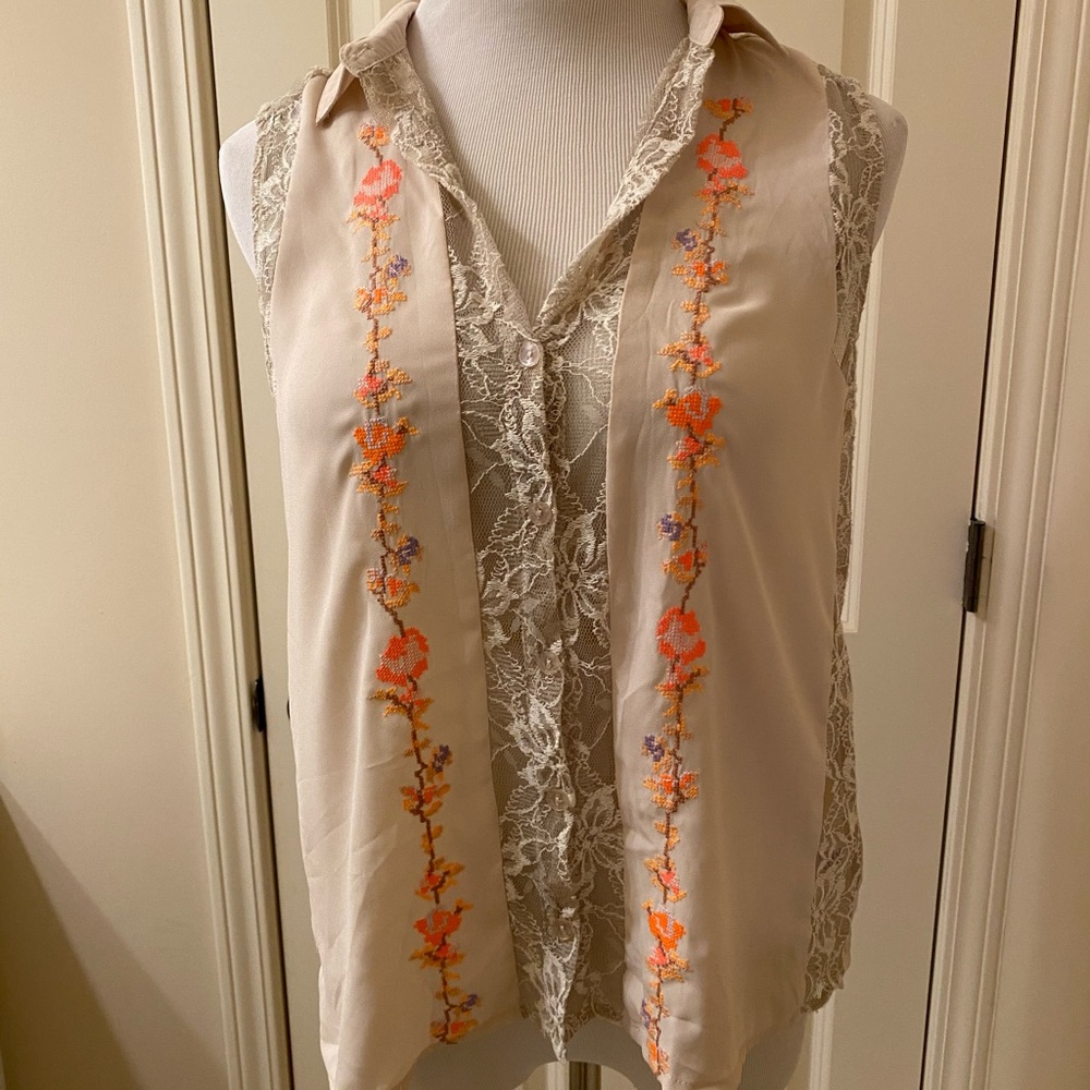 Sleeveless Button down NWT Bar III